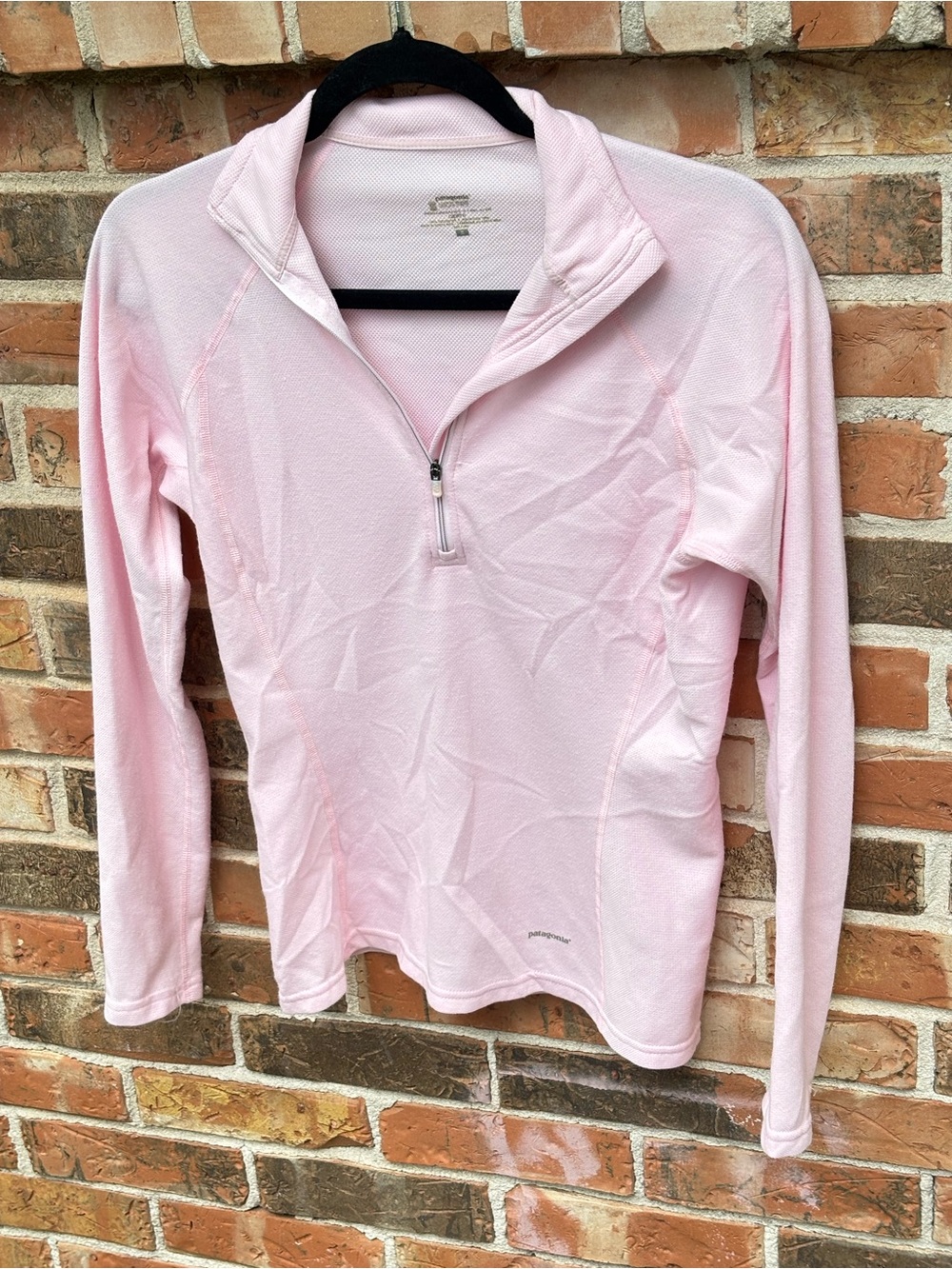 Patagonia Performance Layer 1/4 Zip. Fitted Shape. Flat Seams.Woman’s Size Small